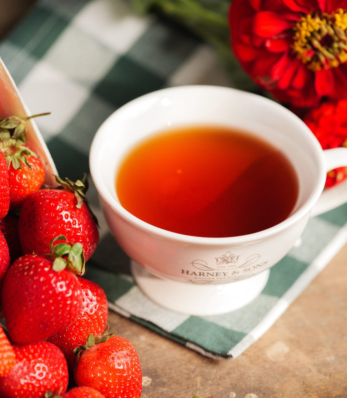 Product Image: Strawberry Vanilla, HT Tin of 20 Sachets
